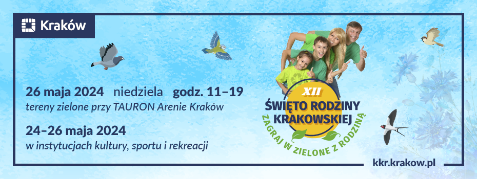 Święto Rodziny Krakowskiej 2024 na banerze kobieta mężczyzna i dwójka dzieci w zielonych koszulkach uśmiecha się i podnosi do góry kciuki w tle niebo oraz ptaki